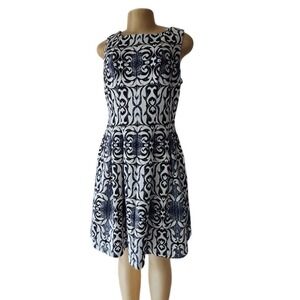 Gabby Skye Dress Size Fit Flare Back Zipper Sleeveless Pockets Knee Length Sz 8